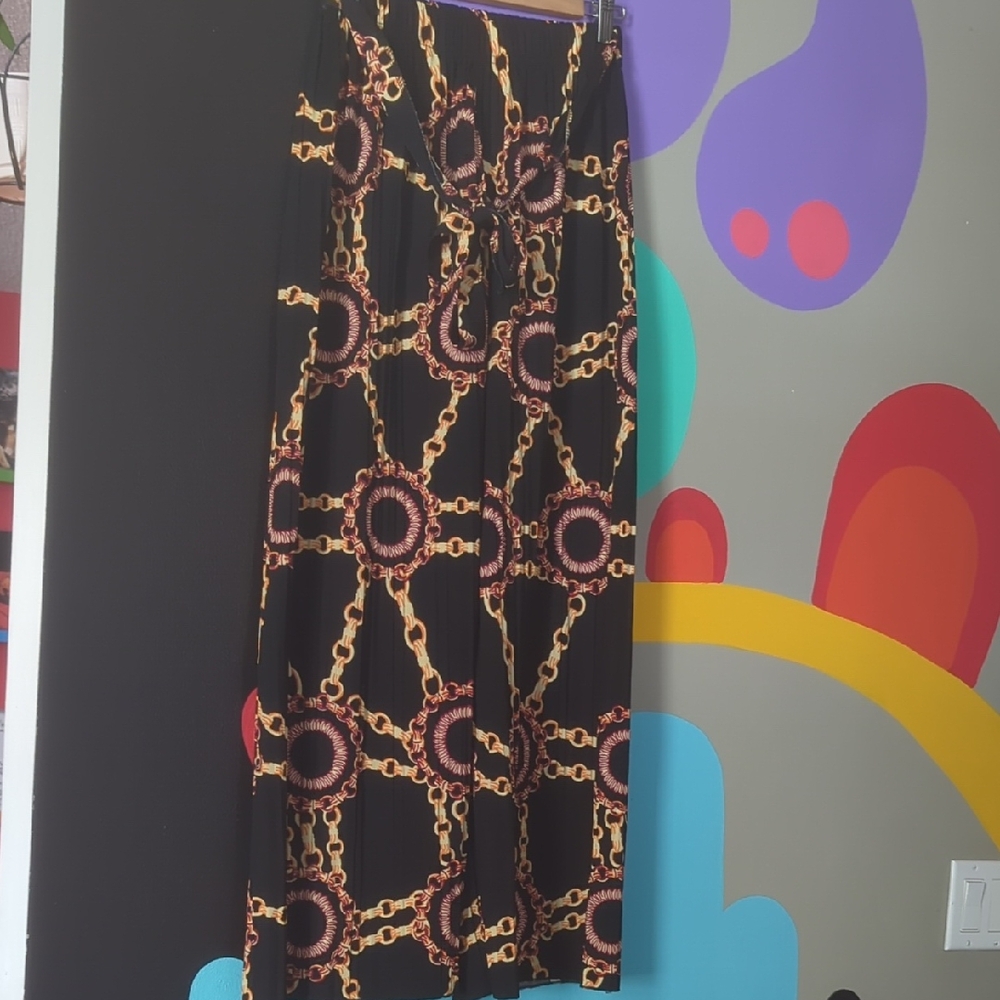 Elegant Black and Gold Chain Print Pants